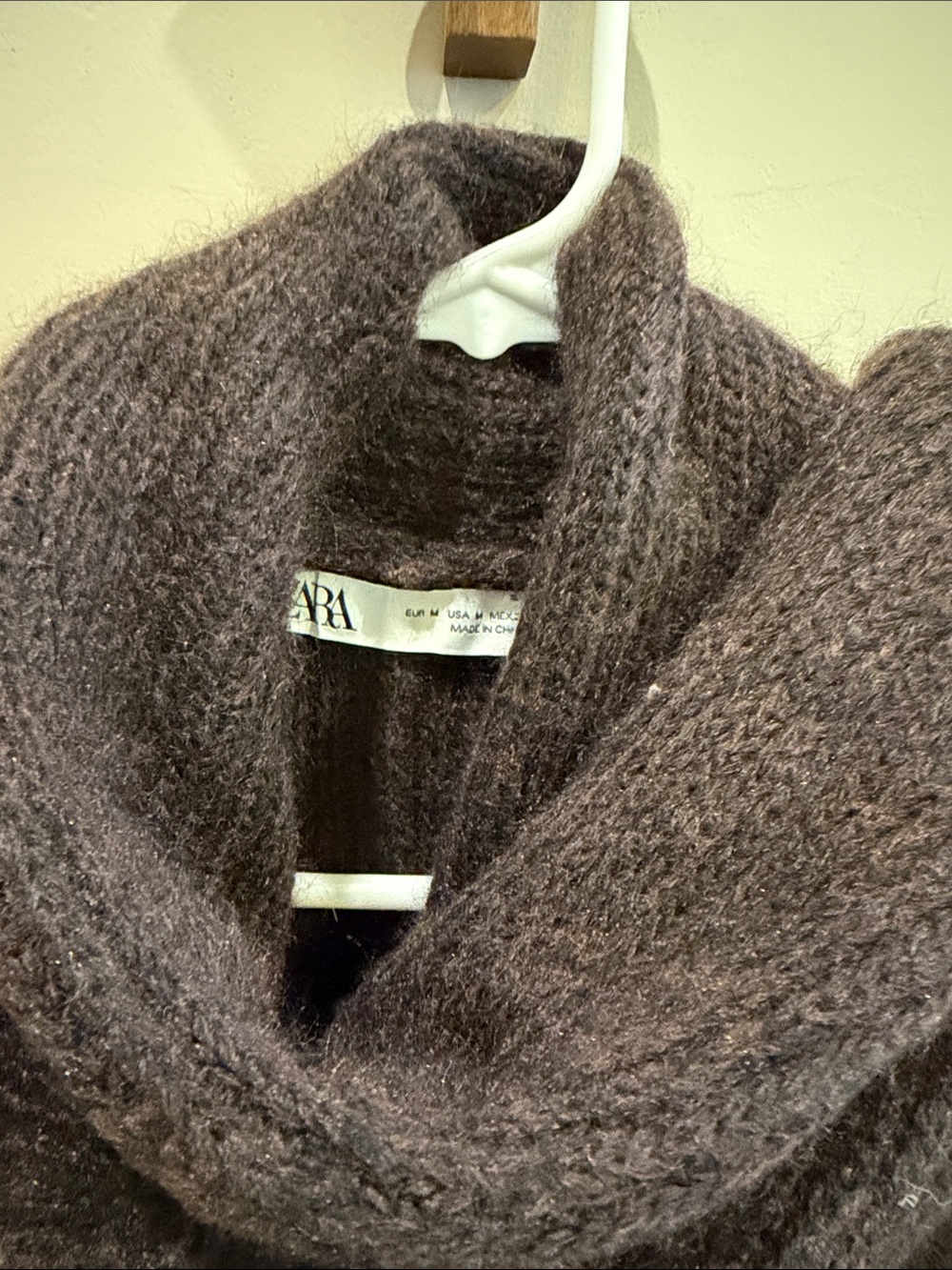 Zara poncho with scarf - Picture 3 of 4